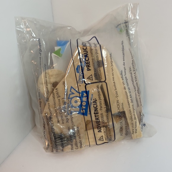 Disney Pixar Toy Story Wood Car Craft Kit - Picture 3 of 4